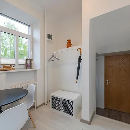 Historical Oldtown Charm With Modern Comfort By Polo Apartment *